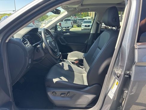 Used 2019 Volkswagen Tiguan SEL FWD image 14
