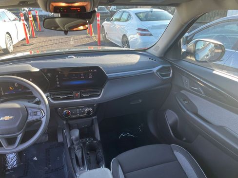 Used 2025 Chevrolet TrailBlazer LT image 33