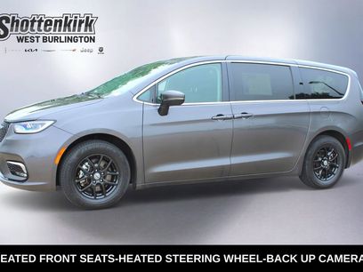 Used 2023 Chrysler Pacifica Touring-L