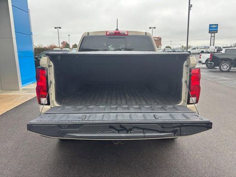 Used 2023 Chevrolet Colorado Trail Boss w/ Technology Package image 4