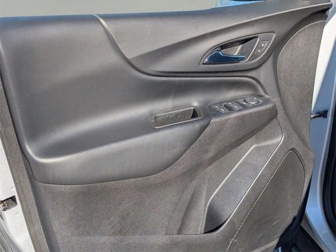 Used 2018 Chevrolet Equinox LT image 15