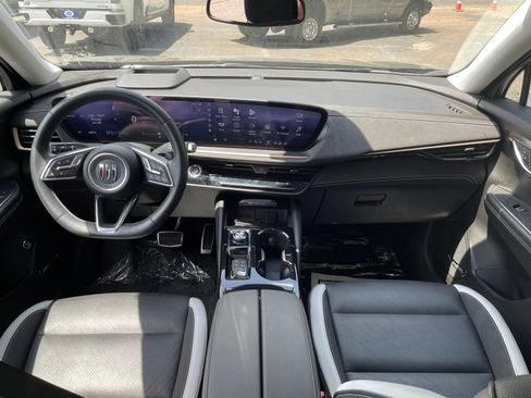 Used 2025 Buick Envision Sport Touring AWD/4WD image 25