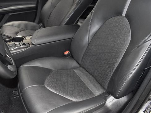 Used 2024 Toyota Camry XSE FWD image 13