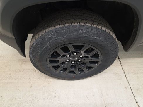 Used 2023 Chevrolet Colorado Trail Boss w/ Advanced Trailering Package image 2