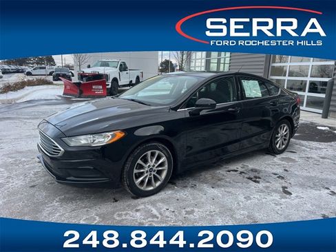Used 2017 Ford Fusion SE w/ Fusion SE Technology Package image 1