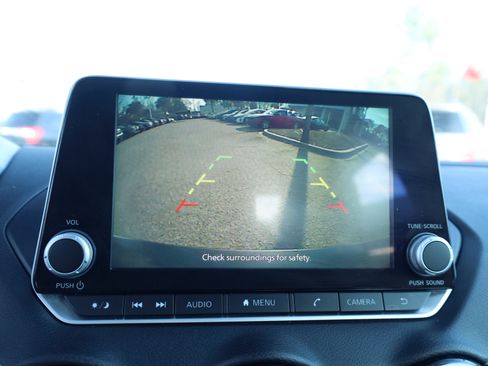 Used 2022 Nissan Sentra SV image 29