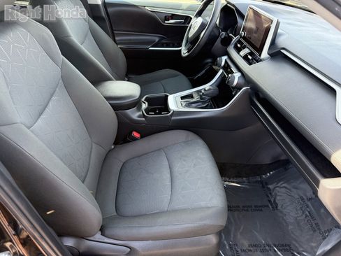 Used 2024 Toyota RAV4 XLE image 30