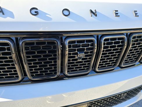 New 2025 Jeep Wagoneer Series II w/ Convenience Group I image 9