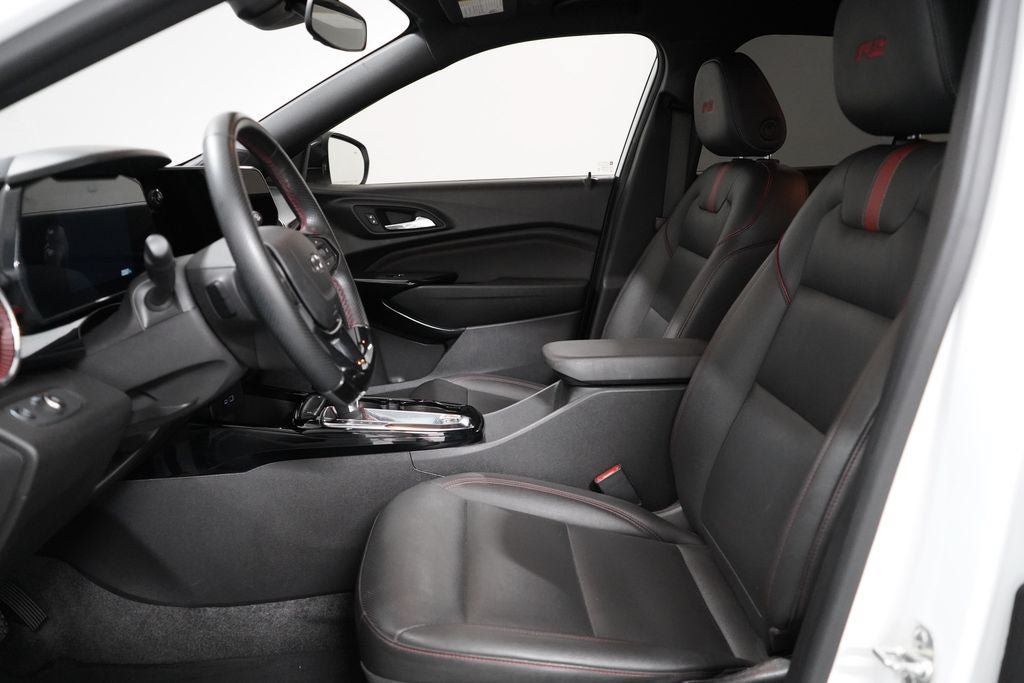 Used 2025 Chevrolet Trax RS w/ Driver Confidence Package FWD image 12