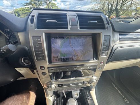 Used 2020 Lexus GX 460 Premium w/ Premium Package AWD/4WD image 35