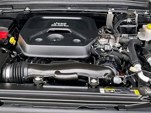 Used 2021 Jeep Wrangler Unlimited Rubicon w/ Dual Top Group image 9