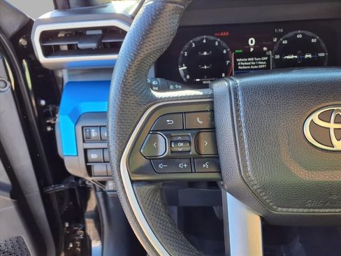 Used 2025 Toyota Tacoma TRD Off-Road image 10