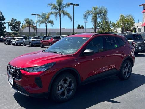 Used 2025 Ford Escape ST-Line image 1