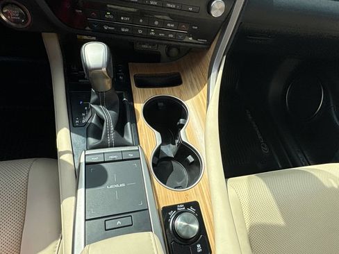 Used 2022 Lexus RX 350L FWD w/ Premium Package image 16
