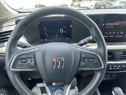 Used 2025 Buick Encore GX Avenir w/ Avenir Convenience Package FWD image 16