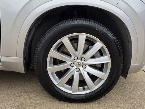 Used 2016 Volvo XC90 T6 Momentum w/ Momentum Plus Package AWD/4WD image 16