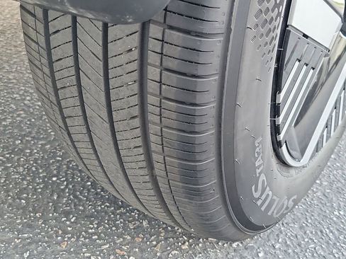 Certified 2025 Nissan Kicks SV image 25