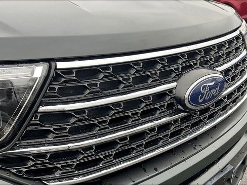 Used 2022 Ford Explorer XLT w/ Equipment Group 202A image 29