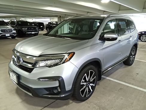Used 2021 Honda Pilot Touring image 1