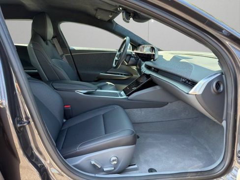 Used 2024 Lucid Air Touring AWD/4WD image 13