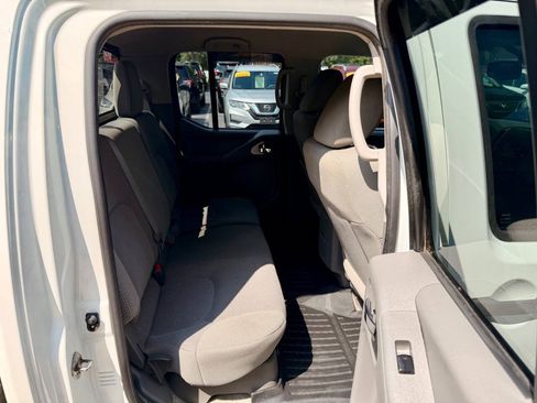 Used 2018 Nissan Frontier SV w/ Value Truck Package AWD/4WD image 20