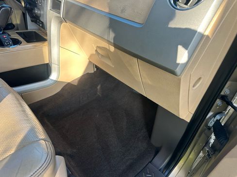 Used 2011 Ford F150 Lariat w/ Lariat Chrome Pkg image 23