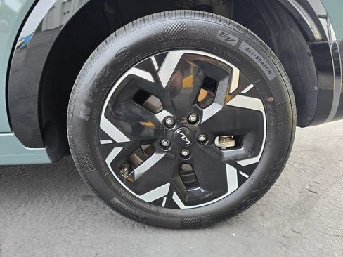 Certified 2023 Kia Niro Wind w/ Wind Preserve Package FWD image 6