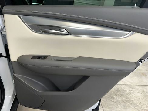 Certified 2021 Cadillac XT5 Premium Luxury image 32