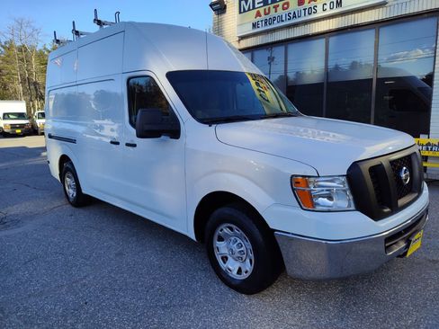 Used 2019 Nissan NV 2500 SV image 2