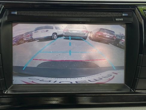 Used 2014 Toyota Corolla LE FWD image 21