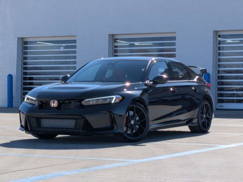 Used 2025 Honda Civic Type R image 2