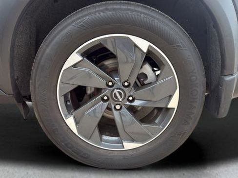 Used 2024 Nissan Rogue SV w/ SV Premium Package AWD/4WD image 28