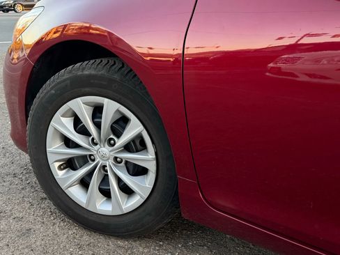 Used 2015 Toyota Camry LE FWD image 9