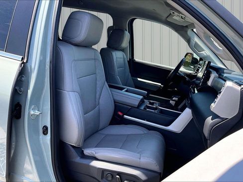 Used 2024 Toyota Tundra Limited AWD/4WD image 17