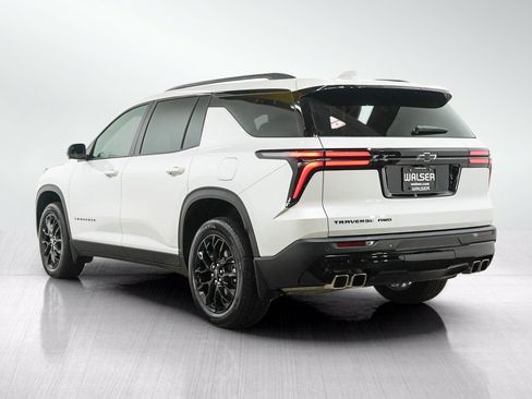 Used 2025 Chevrolet Traverse LT w/ Midnight/Sport Edition AWD/4WD image 3