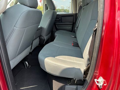 Used 2015 RAM 1500 Express RWD image 16