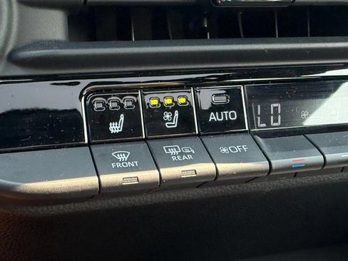 Certified 2025 Toyota Crown Platinum AWD/4WD image 25