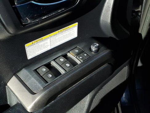 Used 2019 Toyota Tacoma TRD Off-Road image 11