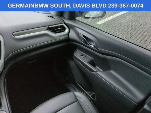 Used 2023 GMC Acadia SLT w/ Elevation Edition FWD image 19