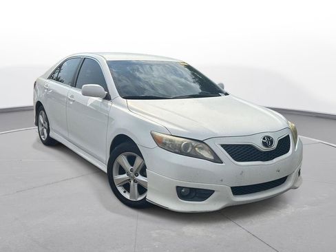 Used 2011 Toyota Camry SE FWD image 4