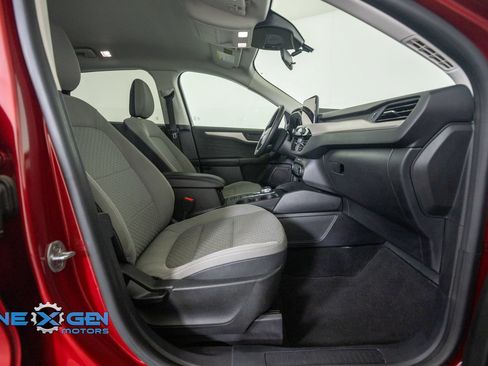Used 2022 Ford Escape SE w/ SE Sport Appearance Package FWD image 44