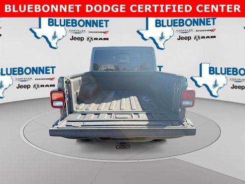 Used 2023 Jeep Gladiator Mojave w/ Cold Weather Group AWD/4WD image 23