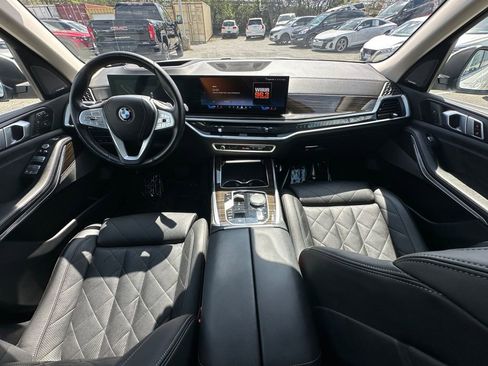 Used 2024 BMW X7 xDrive40i AWD/4WD image 25