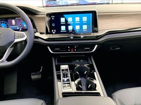 New 2026 Volkswagen Atlas SEL image 8