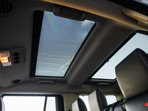 Used 2015 Land Rover LR4 HSE image 28