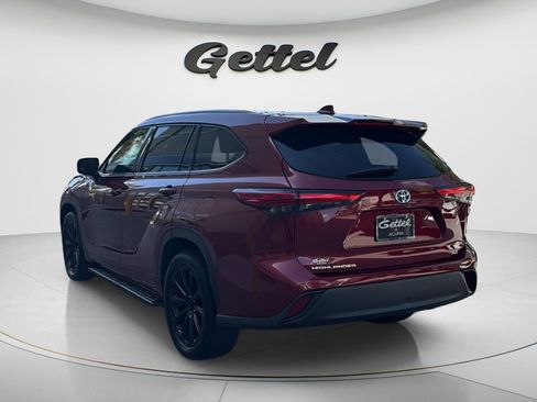 Used 2021 Toyota Highlander XLE FWD image 7