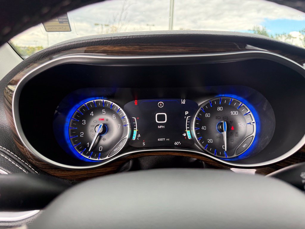 Used 2022 Chrysler Pacifica Limited FWD image 17