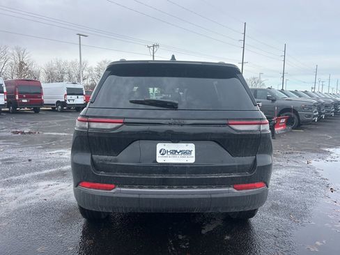 New 2026 Jeep Grand Cherokee Altitude AWD/4WD image 6