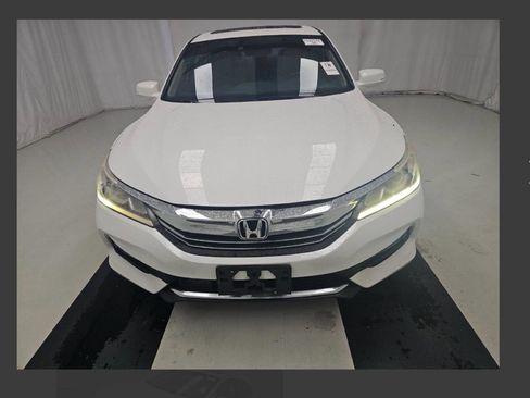 Used 2017 Honda Accord EX image 12