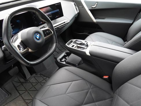 Certified 2023 BMW iX xDrive50 w/ Sport Package AWD/4WD image 10